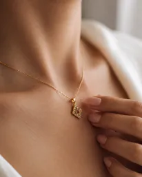 Loop Rhombus Pendant Necklace