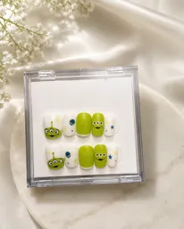 Loop Toy Story Alien Nails